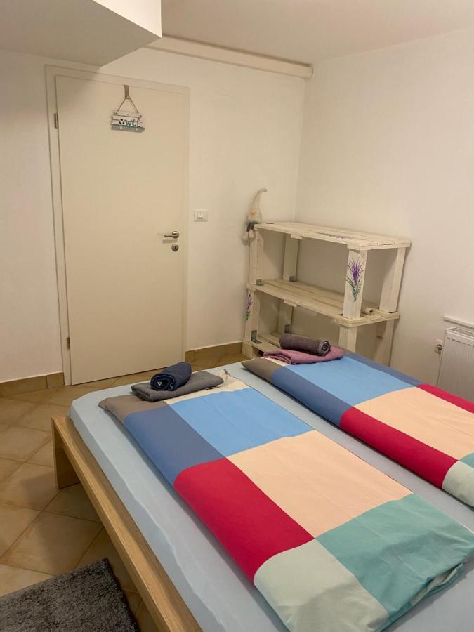 Room Julija Zirovnica Kültér fotó